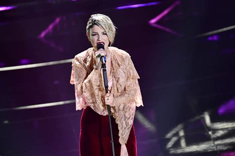 I gioielli di Emma Marrone a Sanremo: quanto valgono le collane .